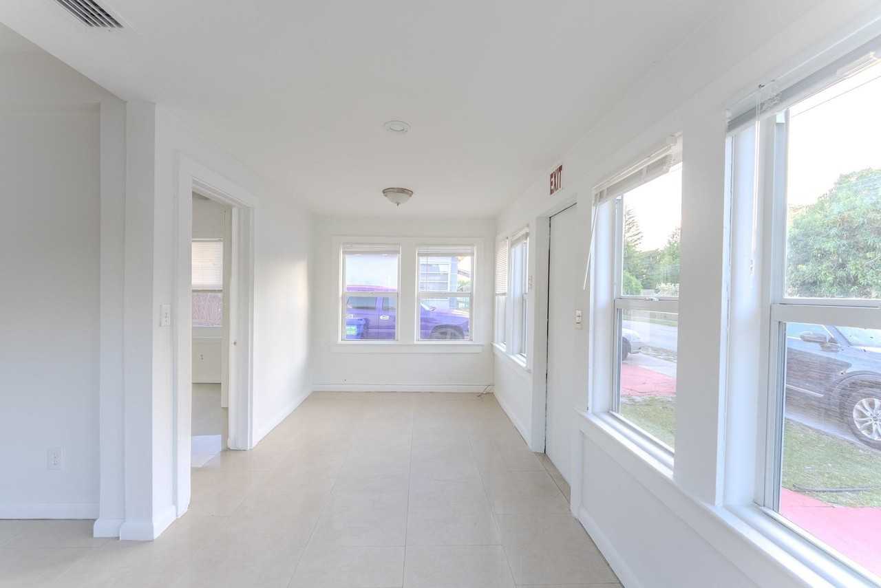 521 S 24th Ave - Photo 7 of 18