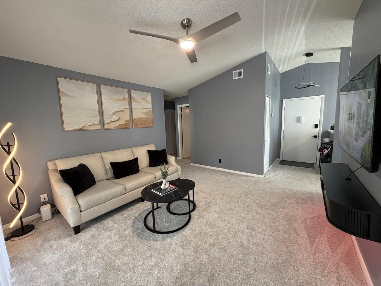 6540 Chasewood Dr #F - Photo 5 of 26