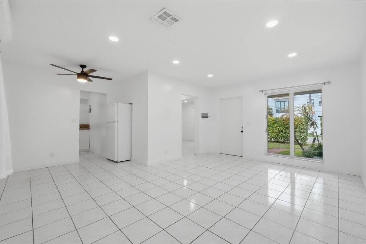 1201 N Victoria Park Rd #1203 - Photo 4 of 16