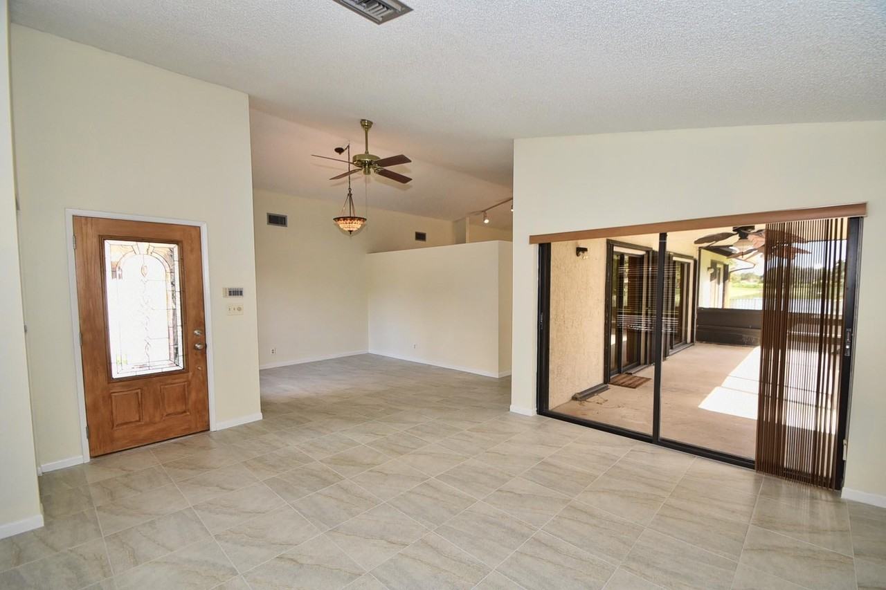 21518 Summertrace Cir - Photo 5 of 26