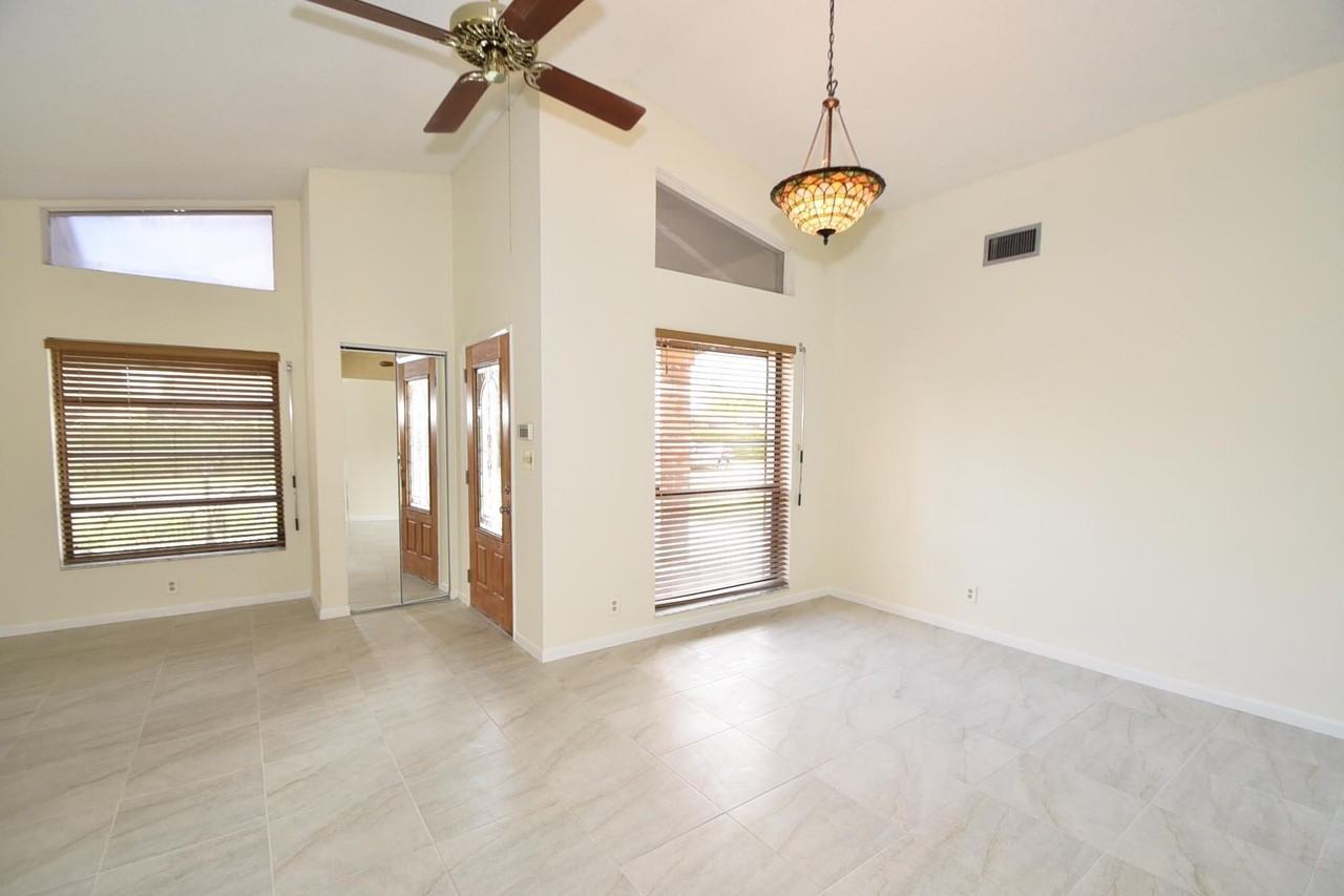 21518 Summertrace Cir - Photo 6 of 26