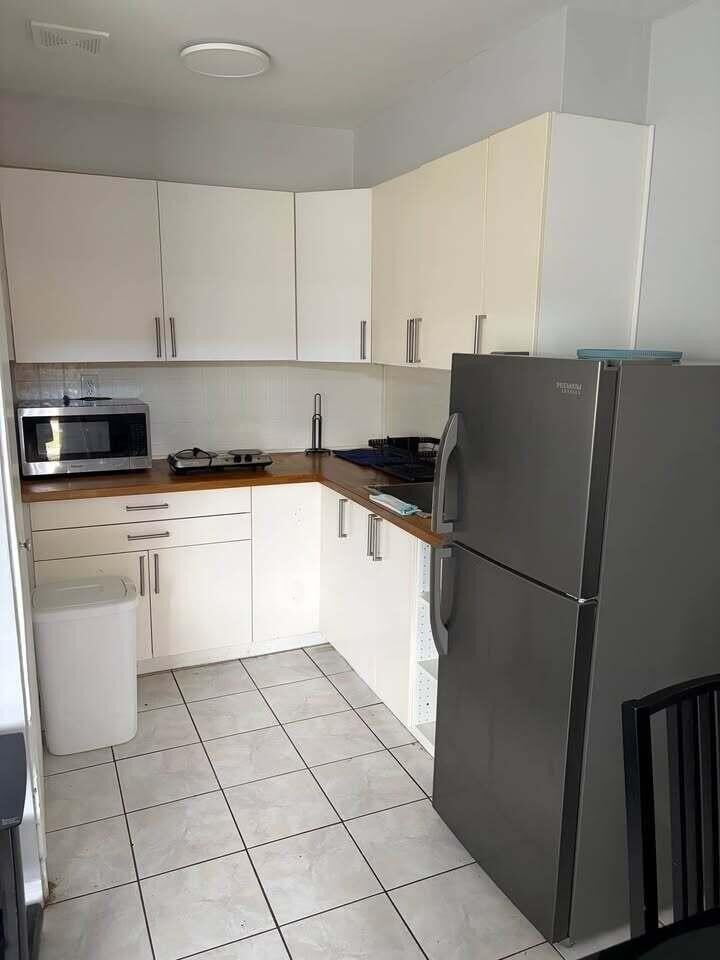 2213 Lincoln St #6 - Photo 3 of 12