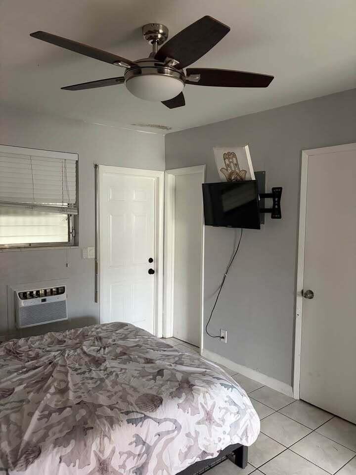 2213 Lincoln St #6 - Photo 7 of 12