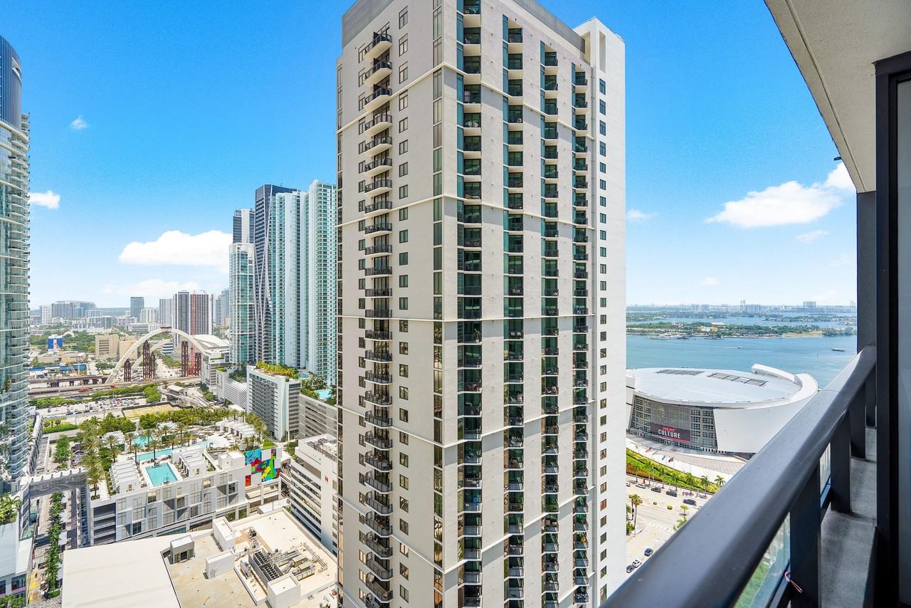 601 Ne 1st Ave #2809