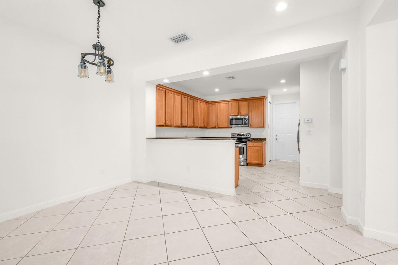 650 Pacific Grove Dr #5 - Photo 2 of 35