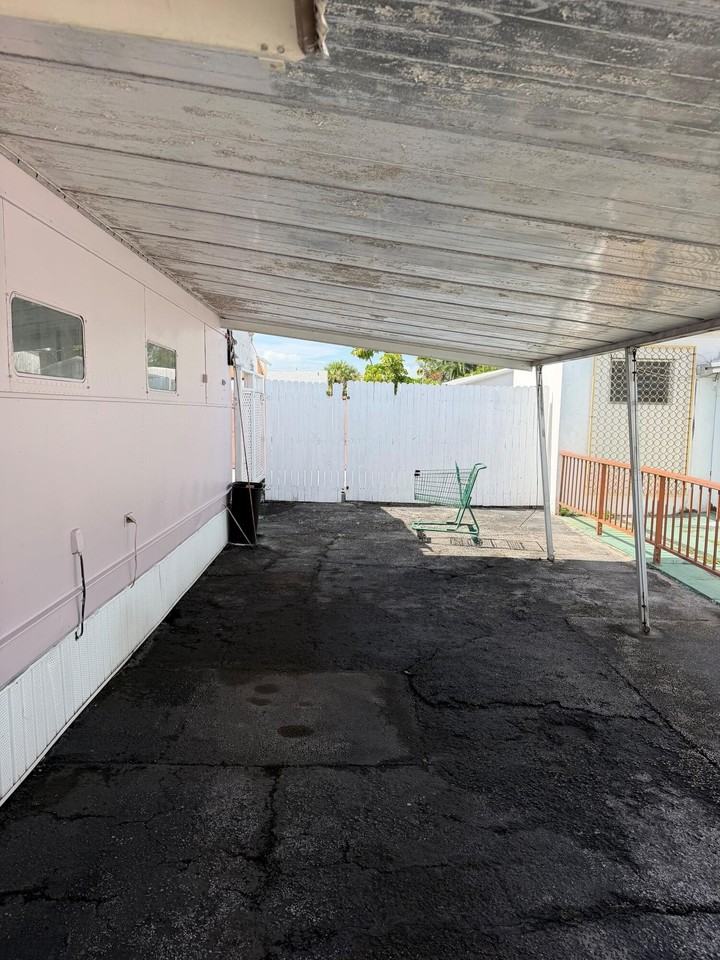 821 Sw 1st Ct - Photo 2 of 8