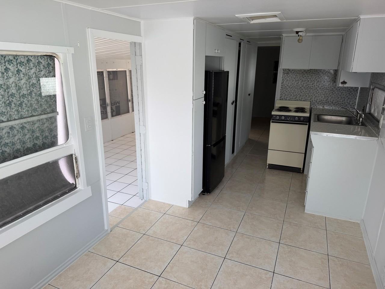 821 Sw 1st Ct - Photo 5 of 8