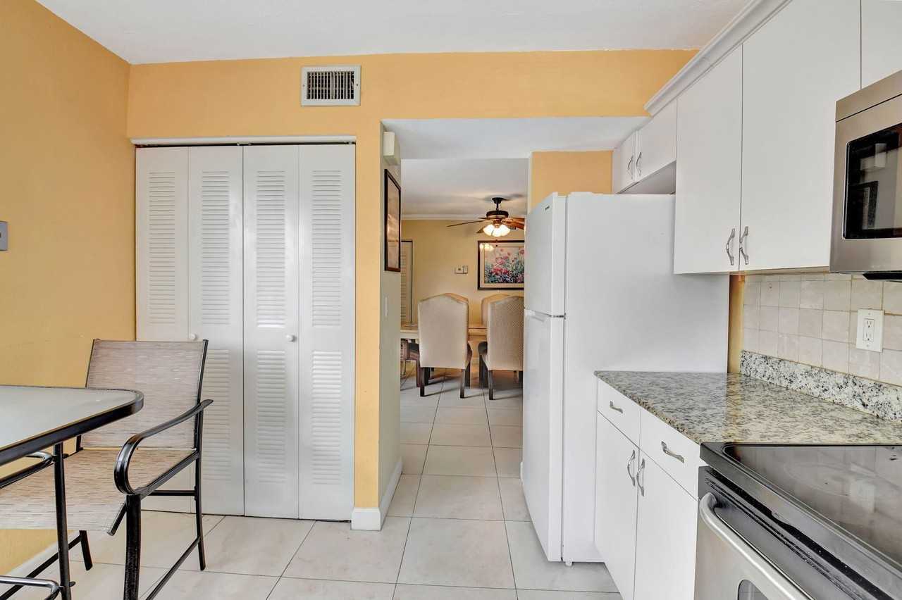 5715 Fairway Park Dr #201 - Photo 6 of 37