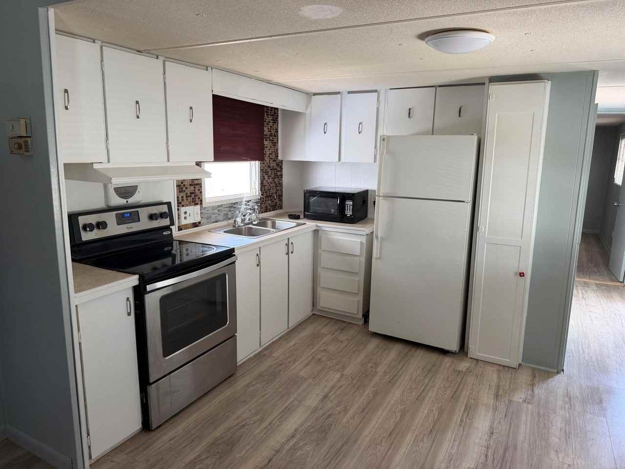5504 Lagoon Dr - Photo 2 of 12