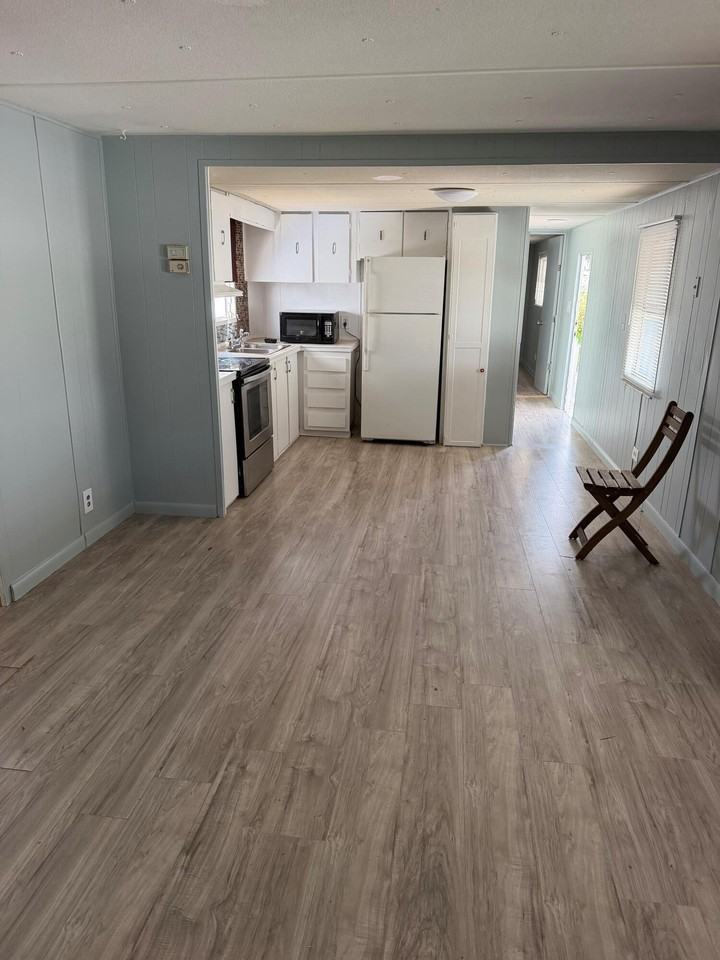 5504 Lagoon Dr - Photo 3 of 12
