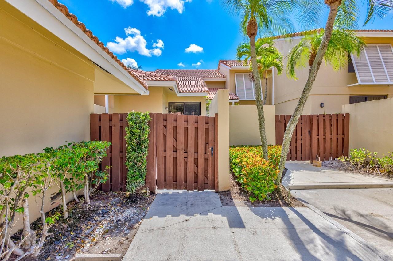 227 Old Meadow Way - Photo 4 of 50