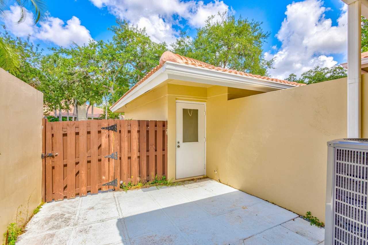 227 Old Meadow Way - Photo 6 of 50