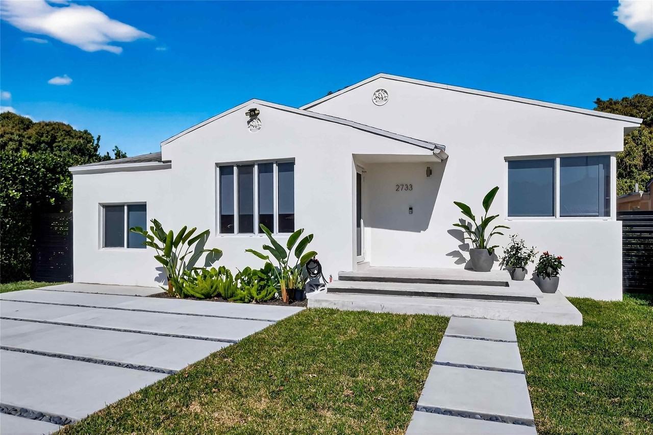 2733 Sw 15th St - Photo 3 of 27