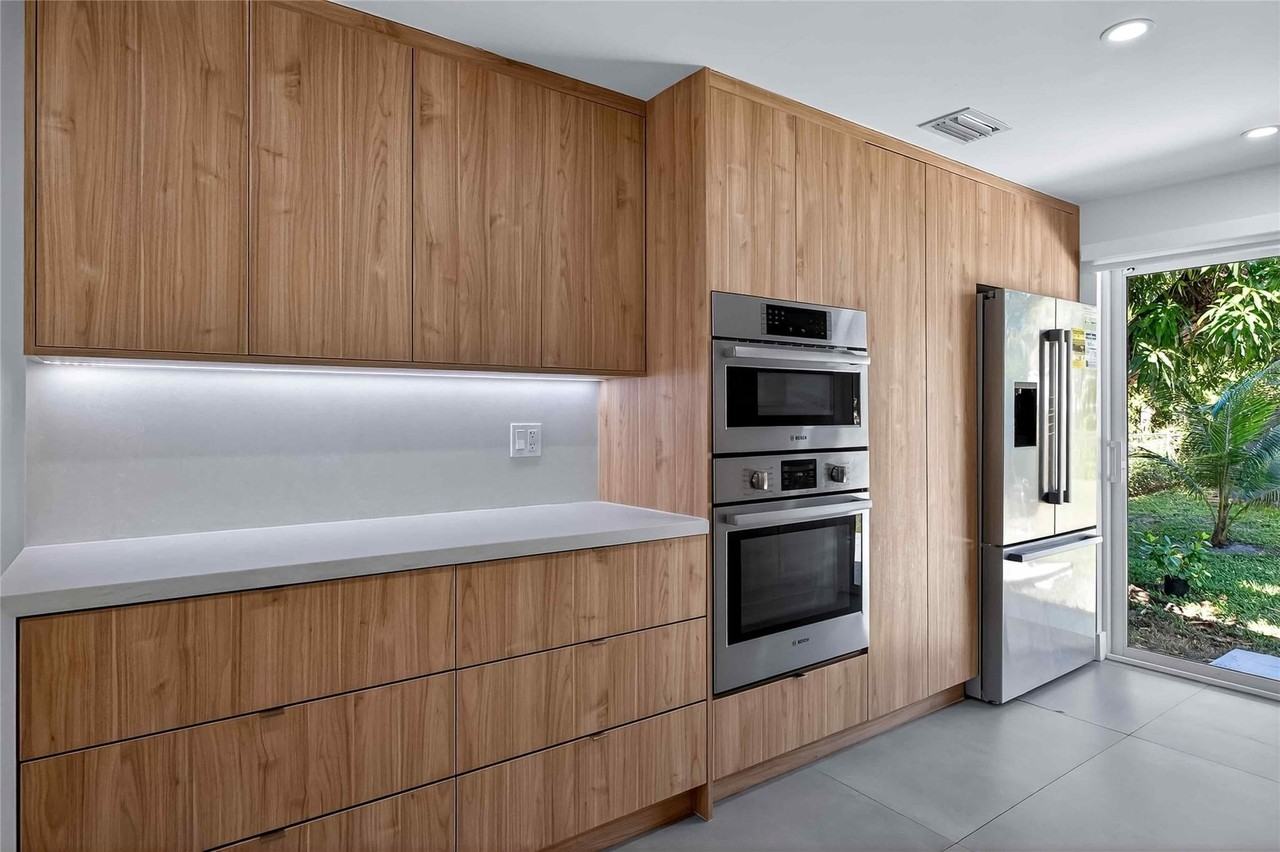 2733 Sw 15th St - Photo 6 of 27