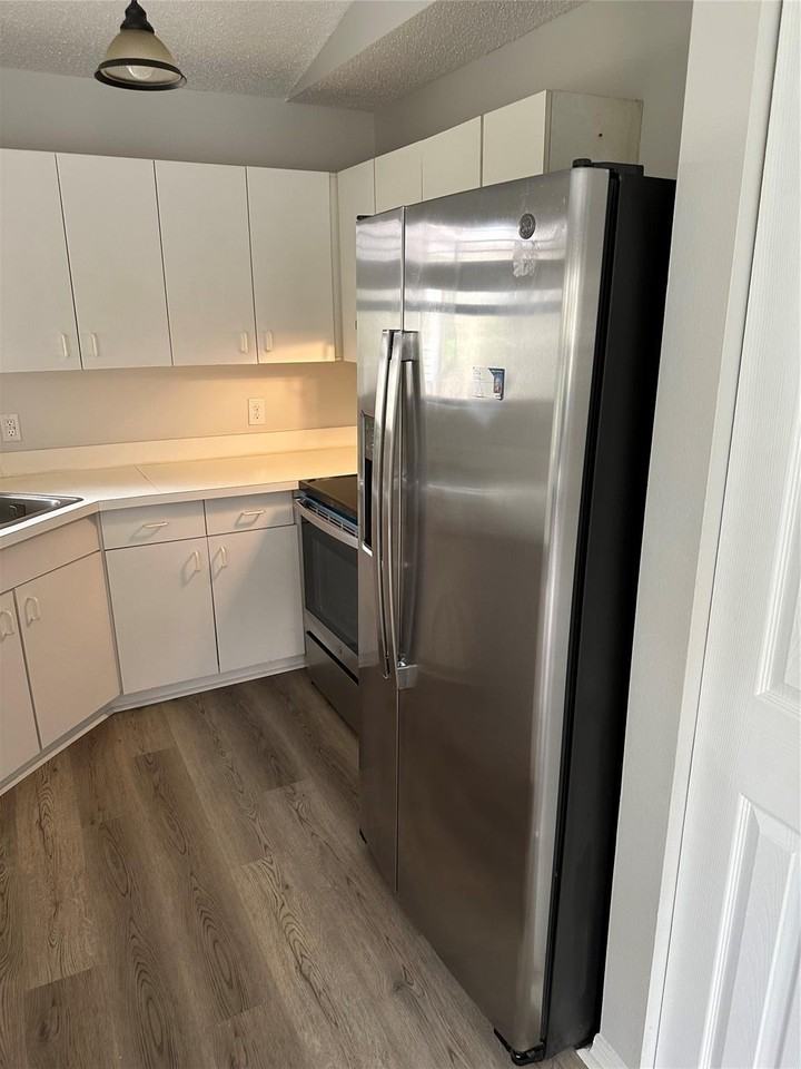 2825 Stoneway Ln #2825 - Photo 2 of 8