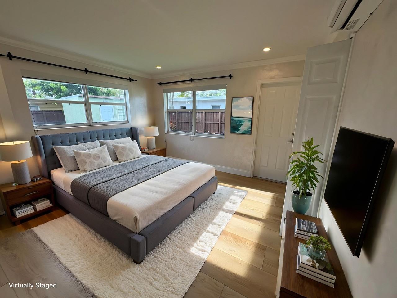1032 Ne 16th Ter - Photo 2 of 42