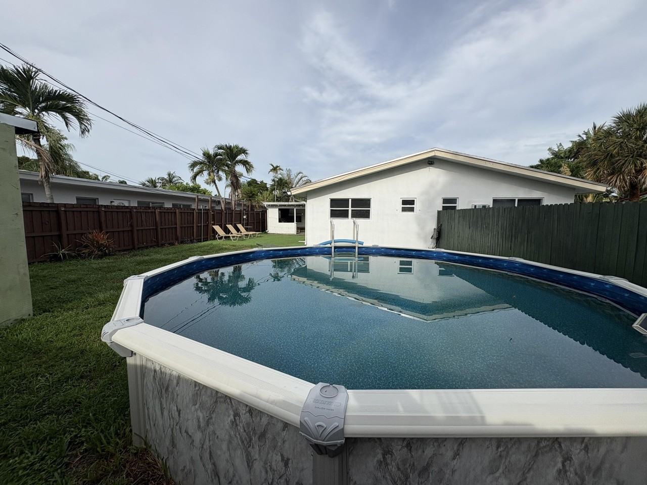 1032 Ne 16th Ter - Photo 5 of 42