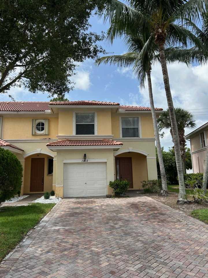 1412 Seminole Palms Dr - Photo 2 of 24