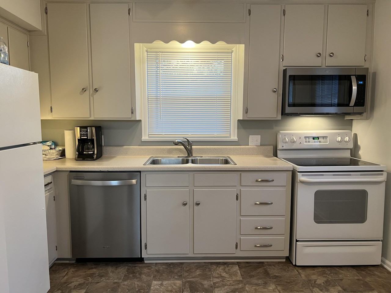 501 Poplar Ave - Photo 4 of 10