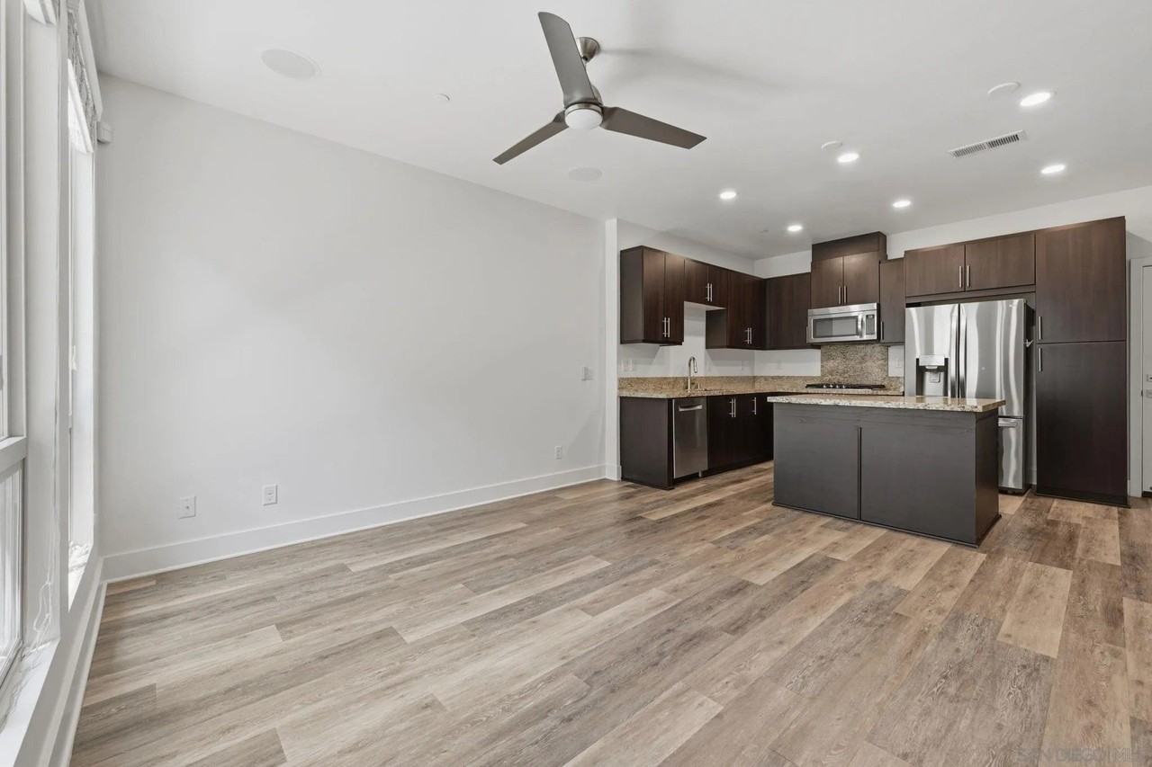 2440 Aperture Cir - Photo 6 of 31