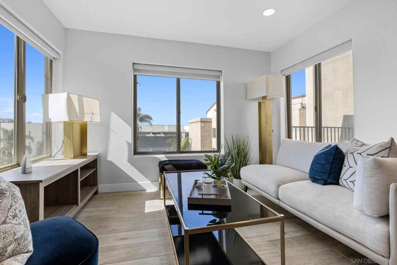 801 W Hawthorn St #409 - Photo 2 of 24