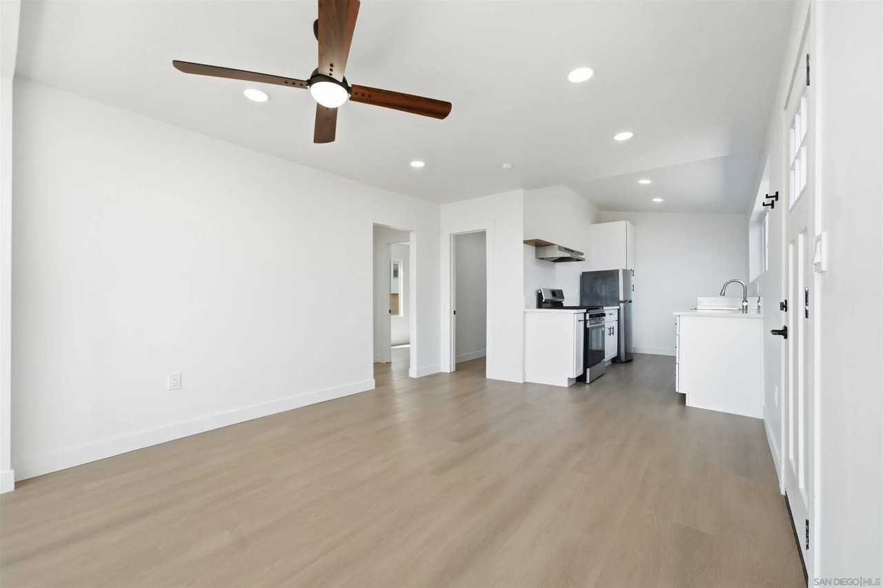 2844 State St - Photo 5 of 18