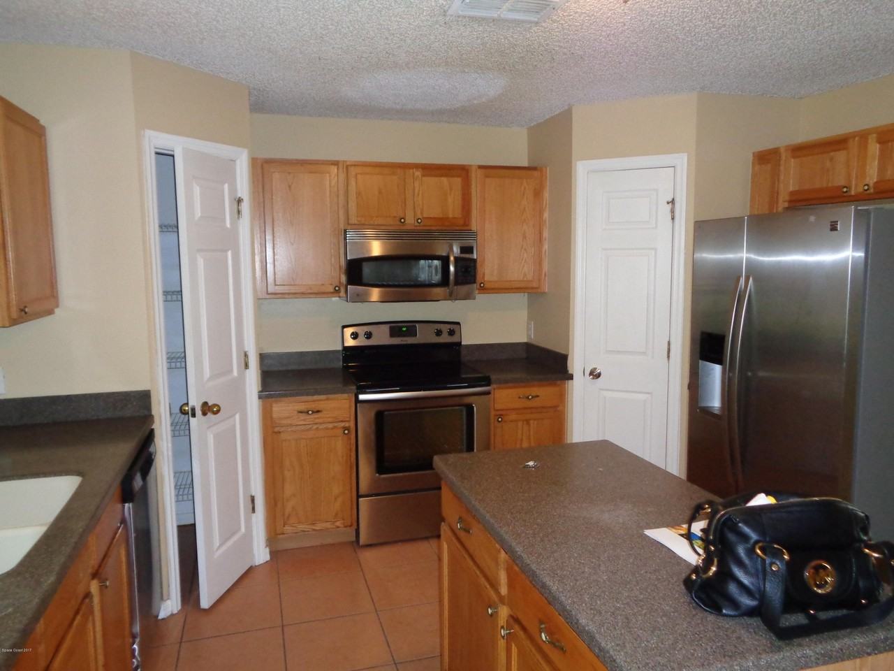 1677 Sawgrass Dr Sw - Photo 3 of 16