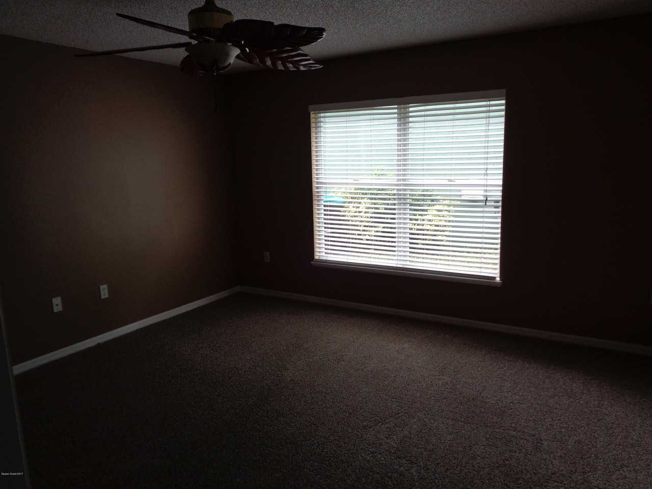 1677 Sawgrass Dr Sw - Photo 4 of 16