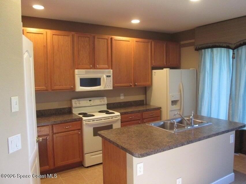 766 Ventura Dr - Photo 4 of 10
