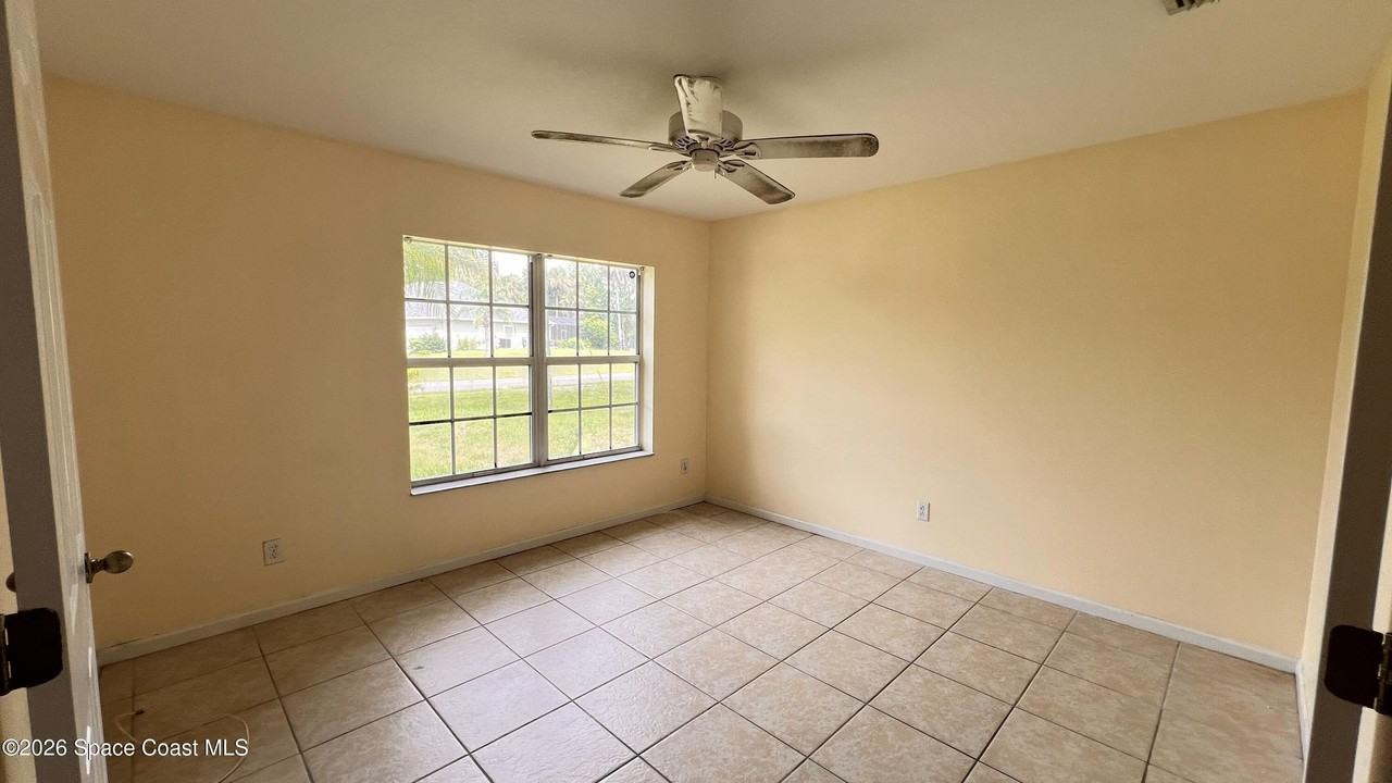 2681 Madden Ave Sw - Photo 2 of 17