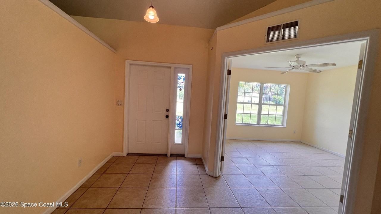 2681 Madden Ave Sw - Photo 3 of 17