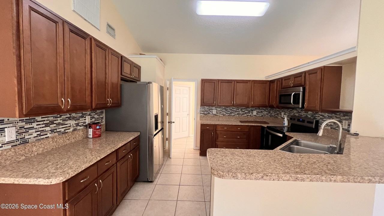 2681 Madden Ave Sw - Photo 6 of 17