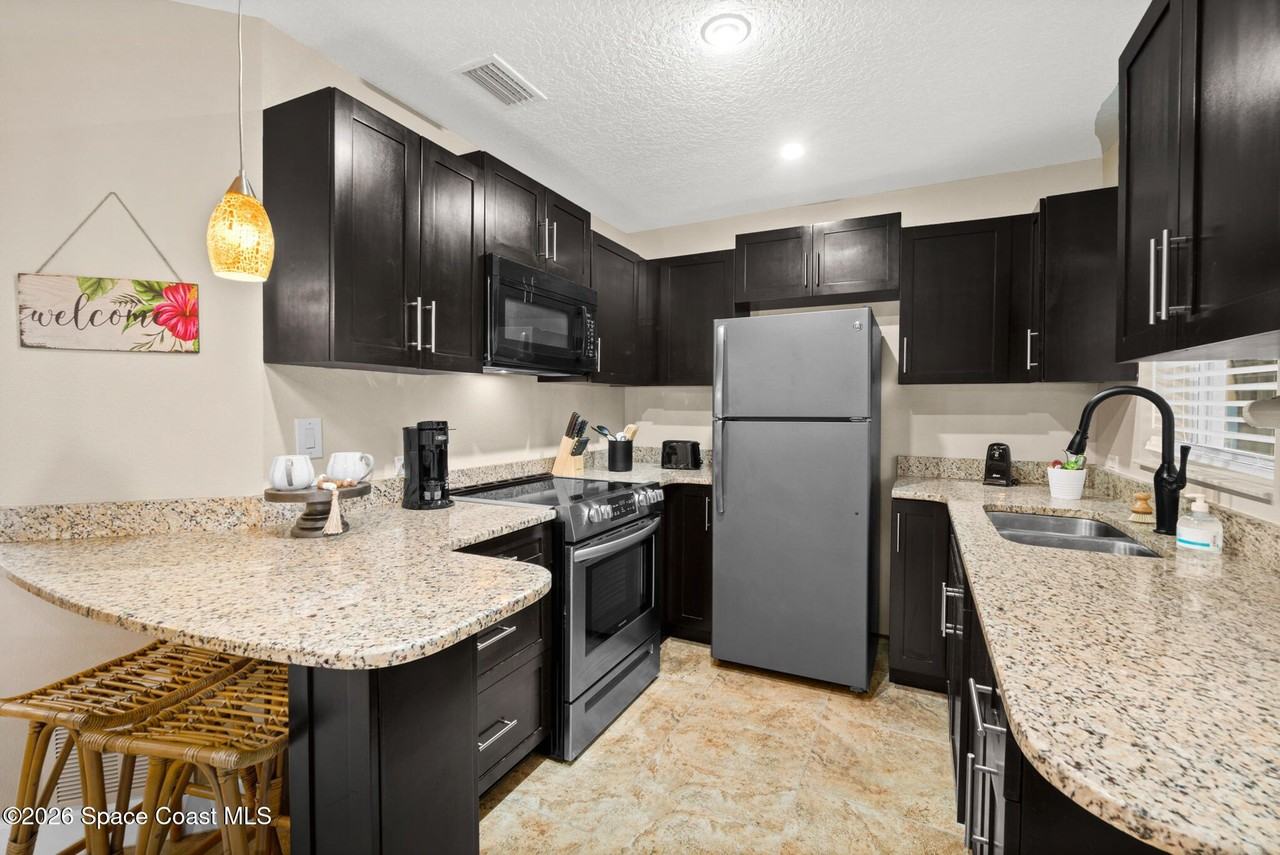 1672 Pineapple Ave #1672 - Photo 3 of 13