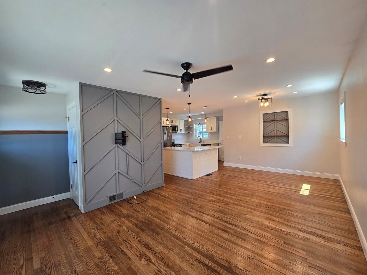 29414 Sherry Ave - Photo 3 of 8