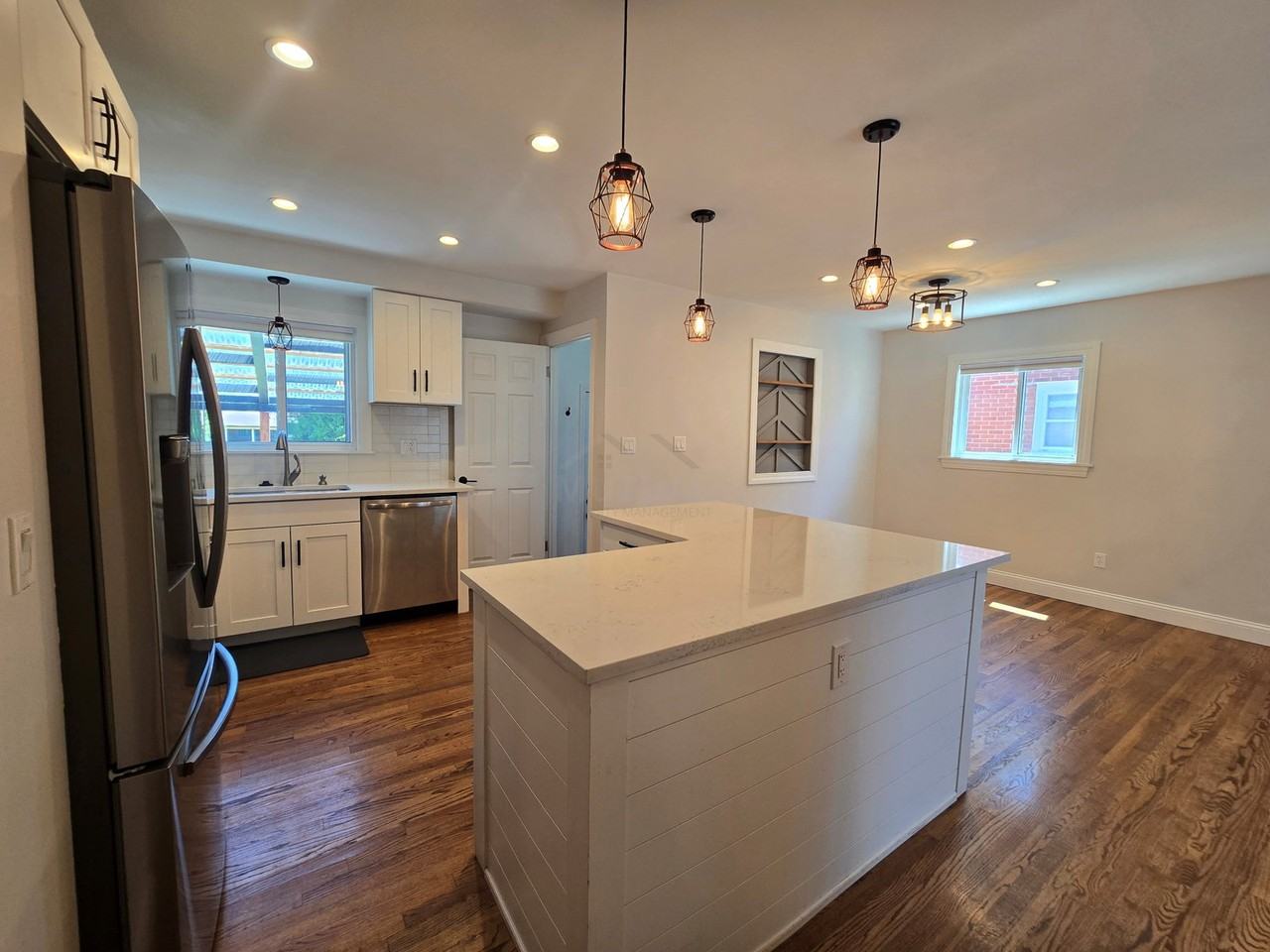 29414 Sherry Ave - Photo 6 of 8