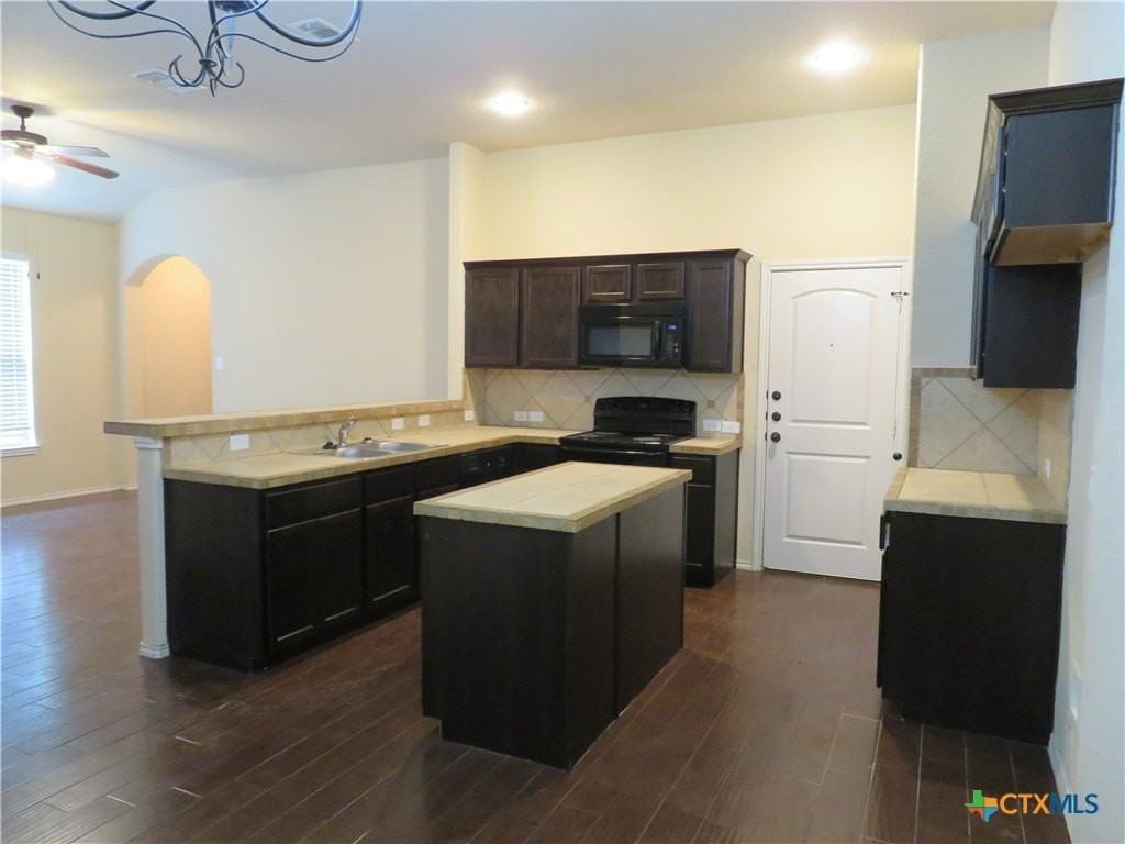 554 Creekside Cir - Photo 5 of 20