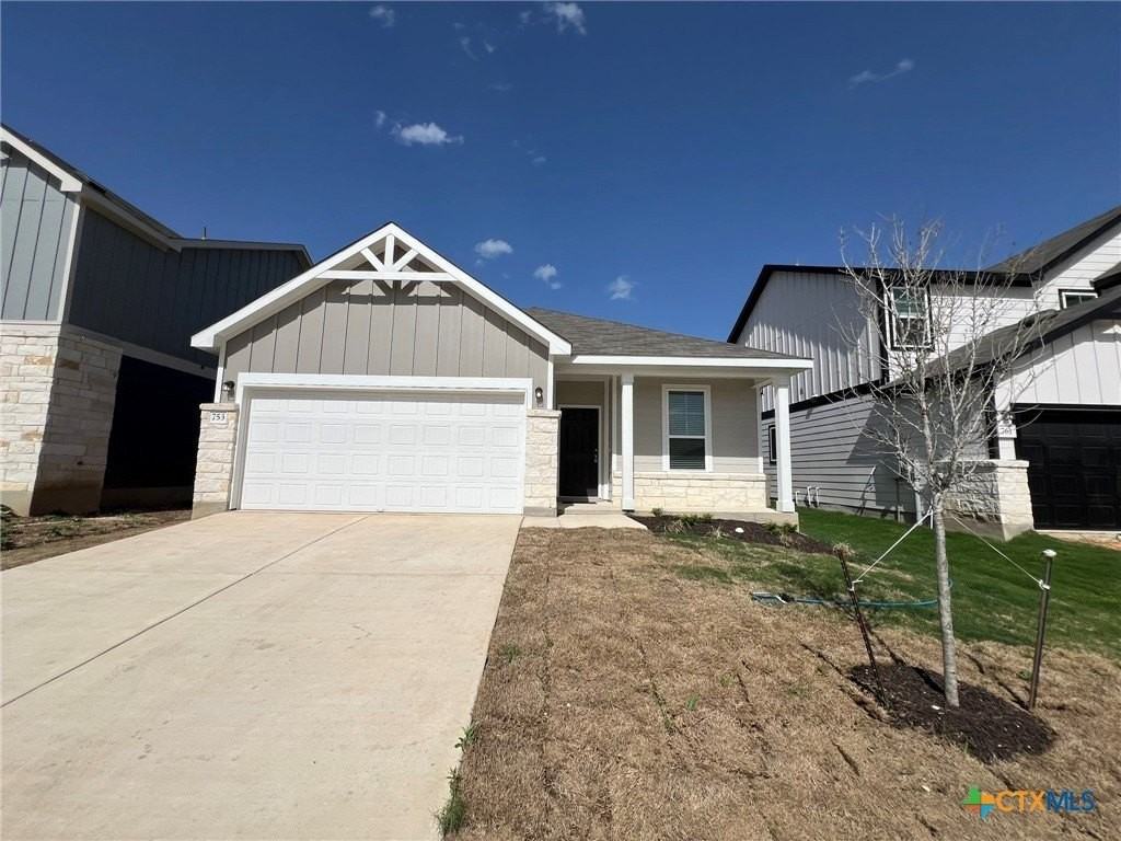 753 Heartseed Ave