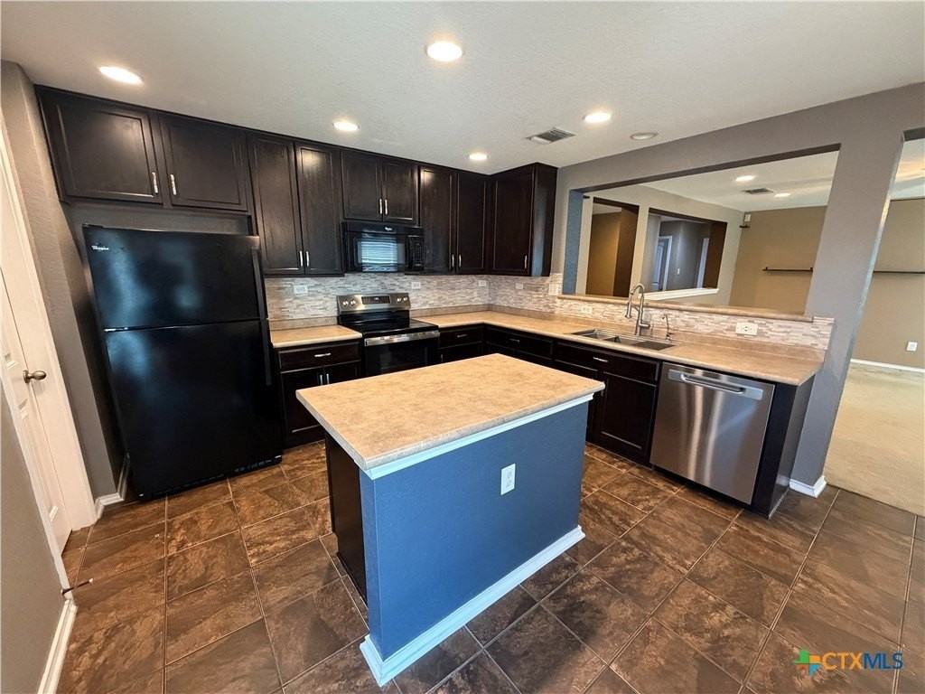 1484 Astor Crk - Photo 3 of 29