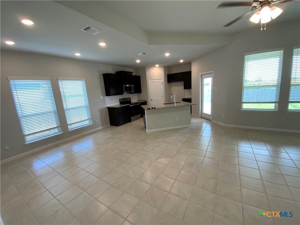 1905 Westphalia Dr - Photo 4 of 19