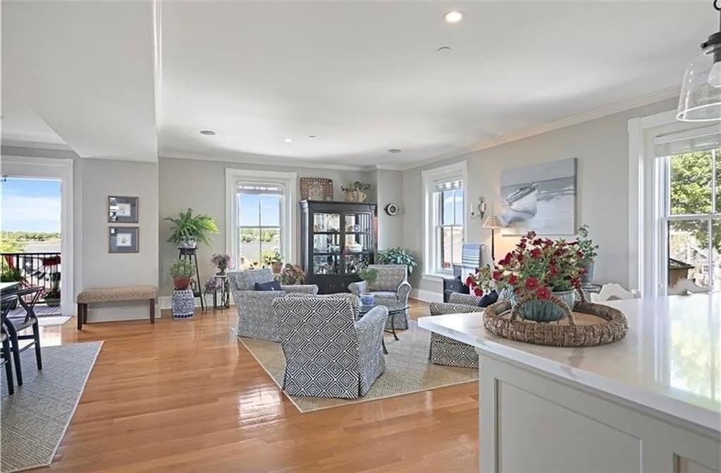 423 Hope St #D - Photo 3 of 12