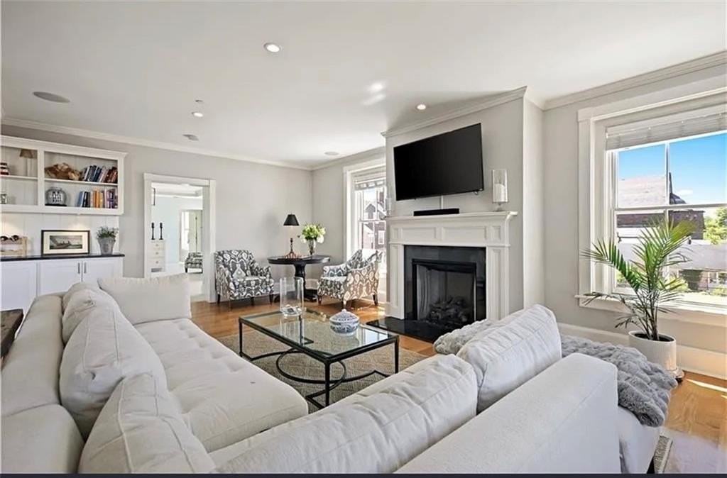 423 Hope St #D - Photo 4 of 12