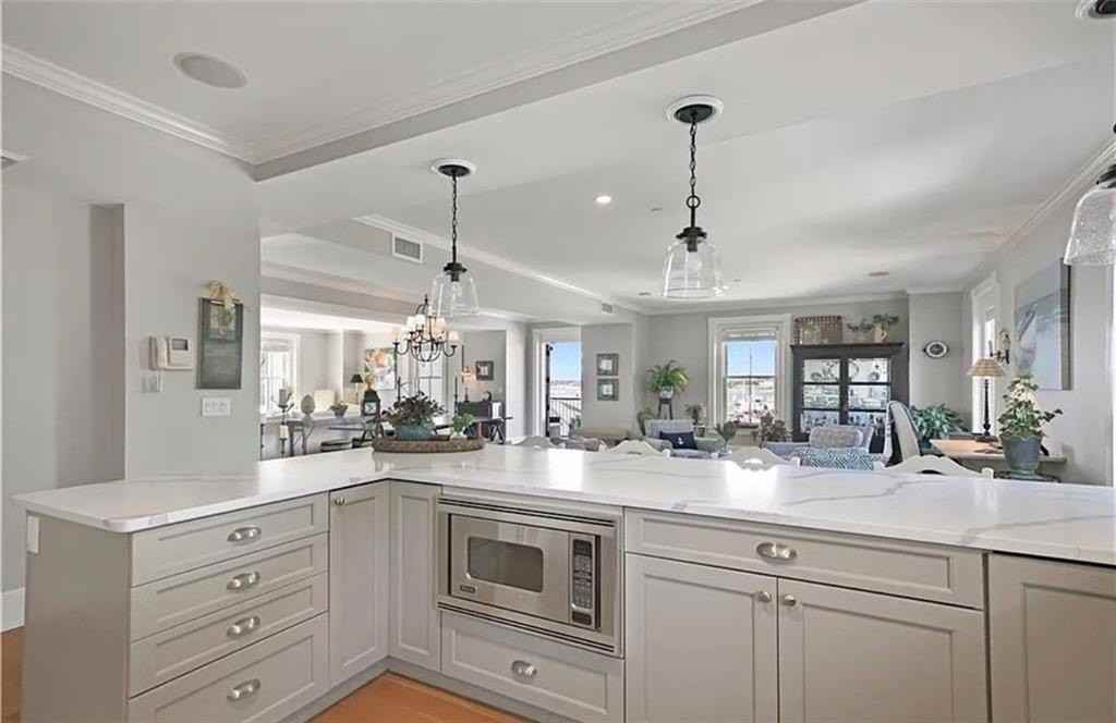423 Hope St #D - Photo 5 of 12