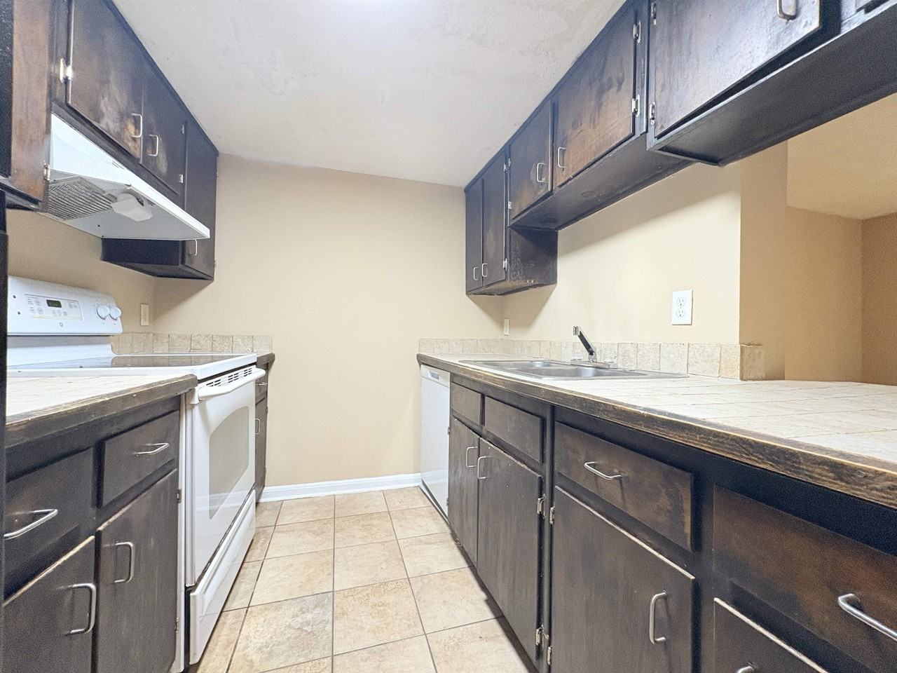 1936 Portland Ave - Photo 5 of 16