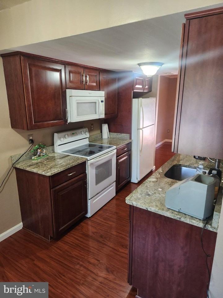 1519 Winterberry Dr - Photo 2 of 14