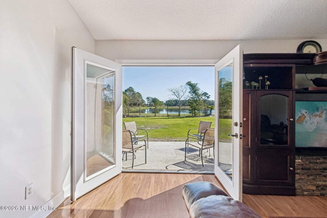 2683 Henley Rd - Photo 7 of 34