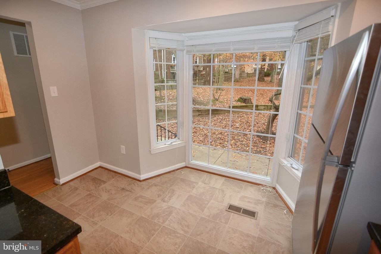 1666 Albermarle Dr - Photo 4 of 40
