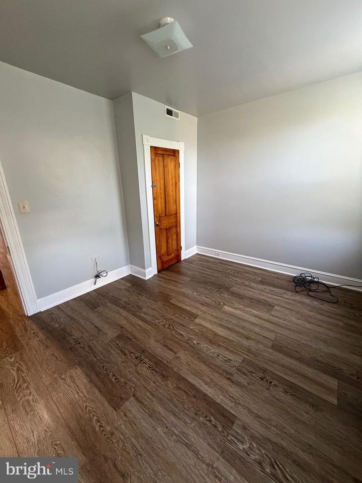 2753 Rayner Ave - Photo 4 of 20