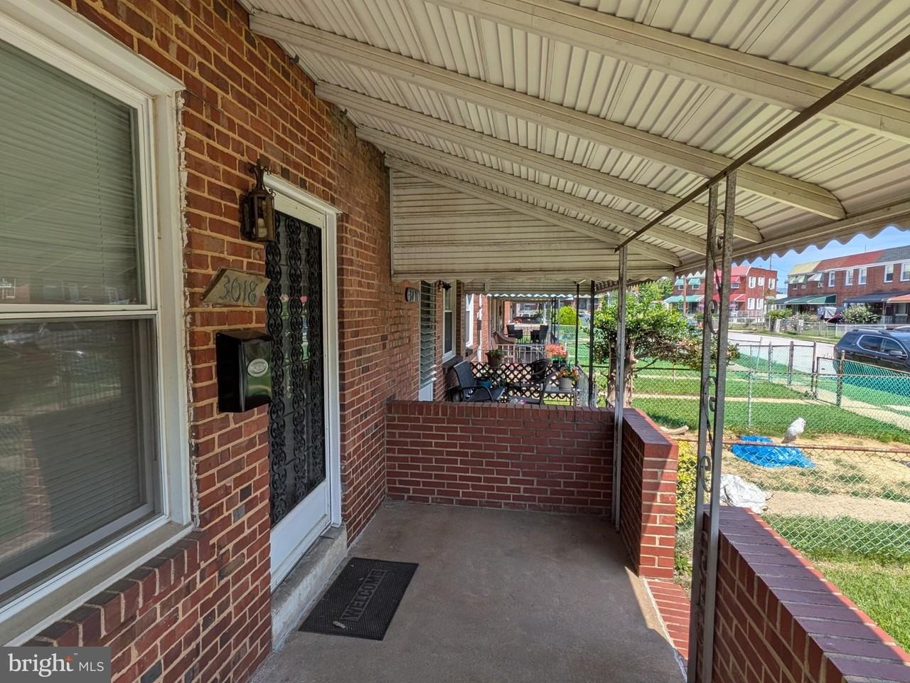 3018 Larue Sq E - Photo 6 of 50