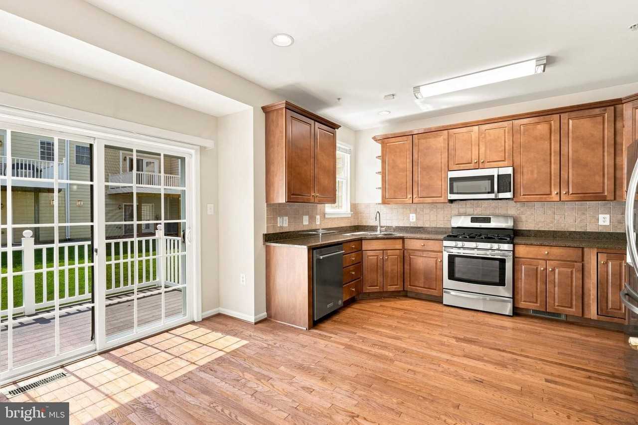 107 Hearth Ct - Photo 2 of 24