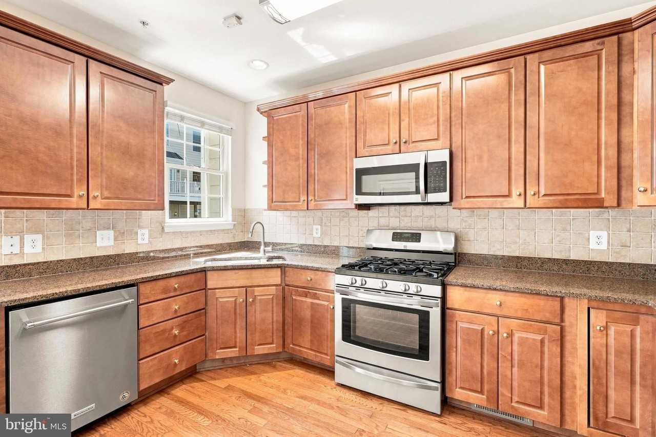 107 Hearth Ct - Photo 4 of 24